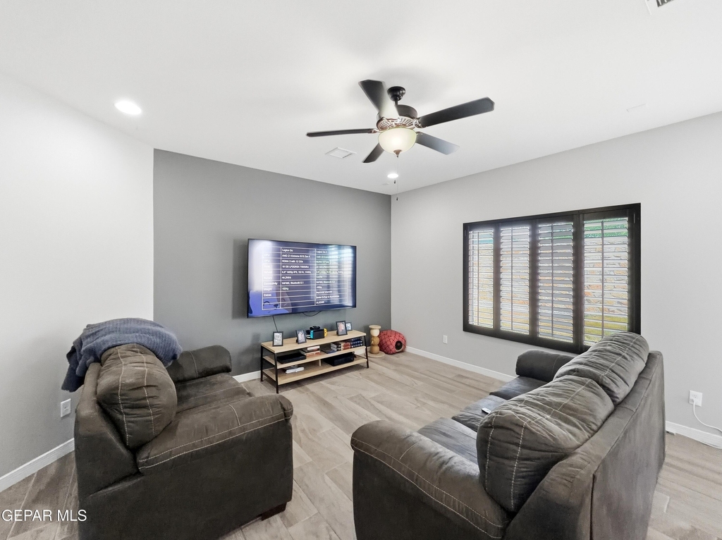 12805 Kingsbury Avenue - Photo 6