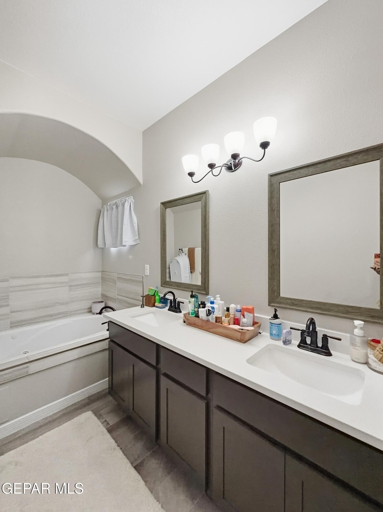 12805 Kingsbury Avenue - Photo 13