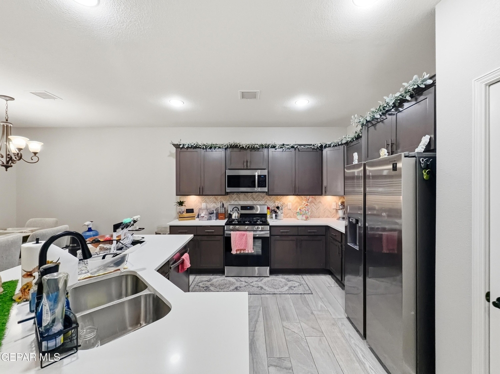 12805 Kingsbury Avenue - Photo 2