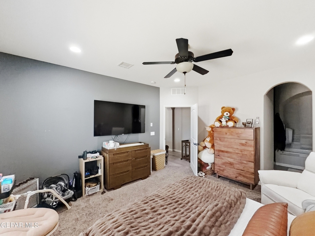 12805 Kingsbury Avenue - Photo 11