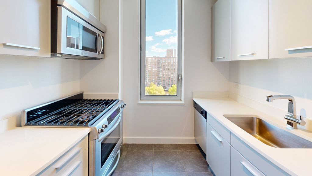 808 Columbus Ave - Photo 1
