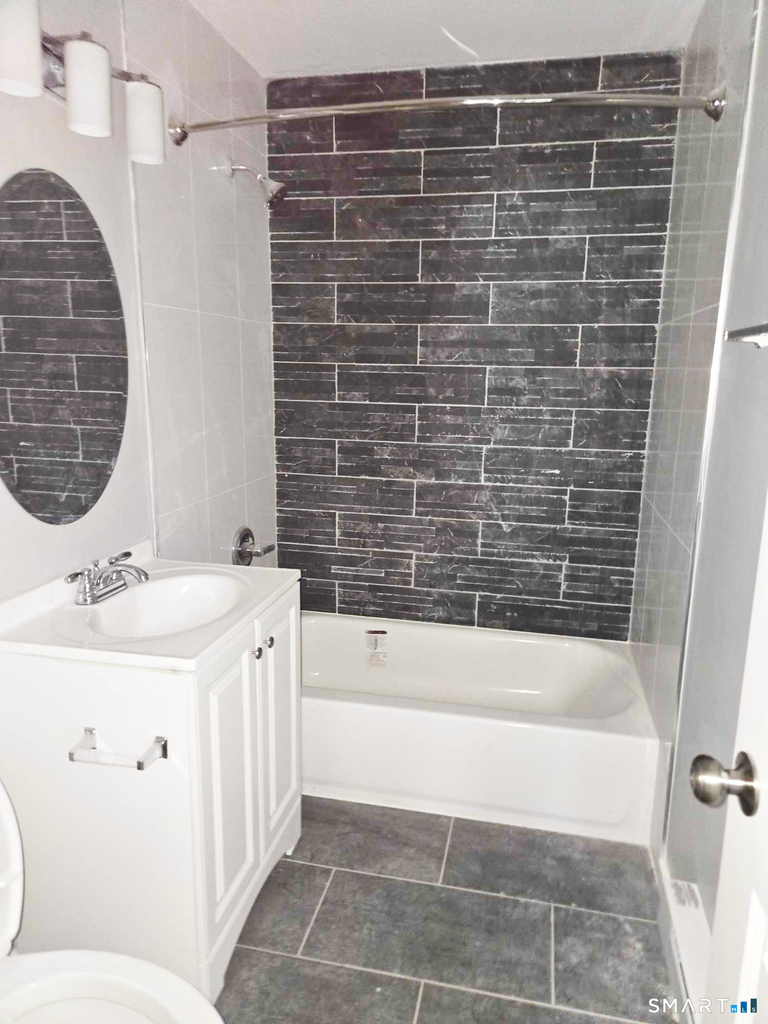 652 Watertown Avenue - Photo 7