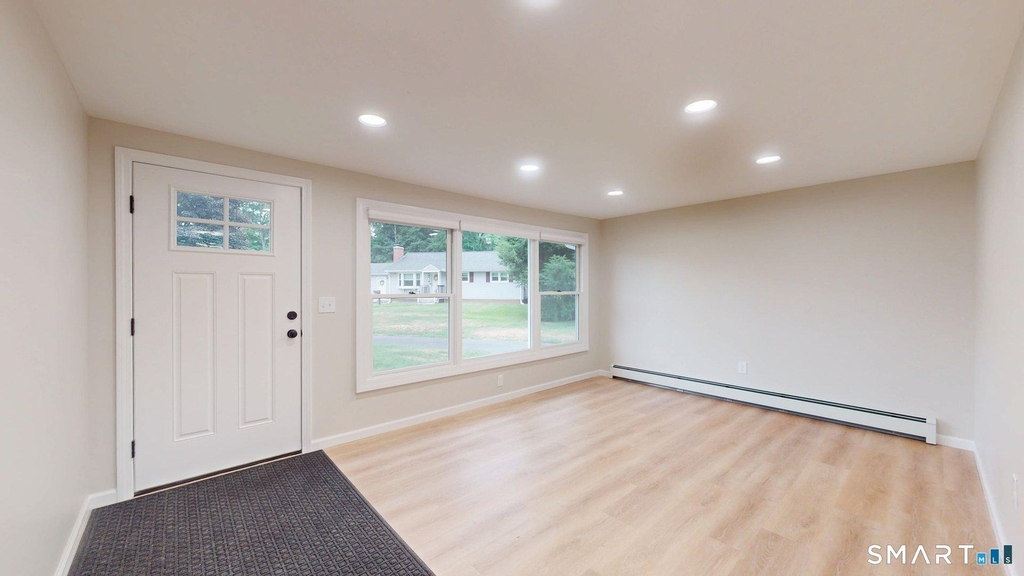 16 Arrow Street - Photo 2