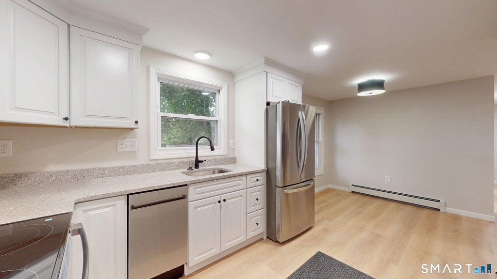 16 Arrow Street - Photo 5