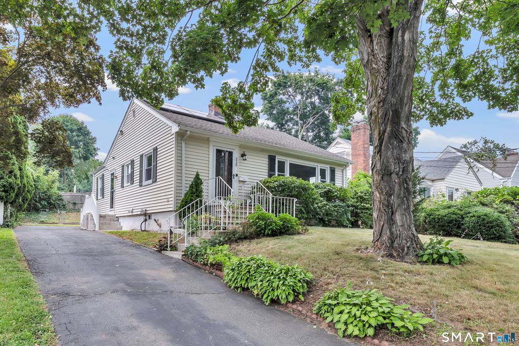 215 Bennett Street - Photo 2