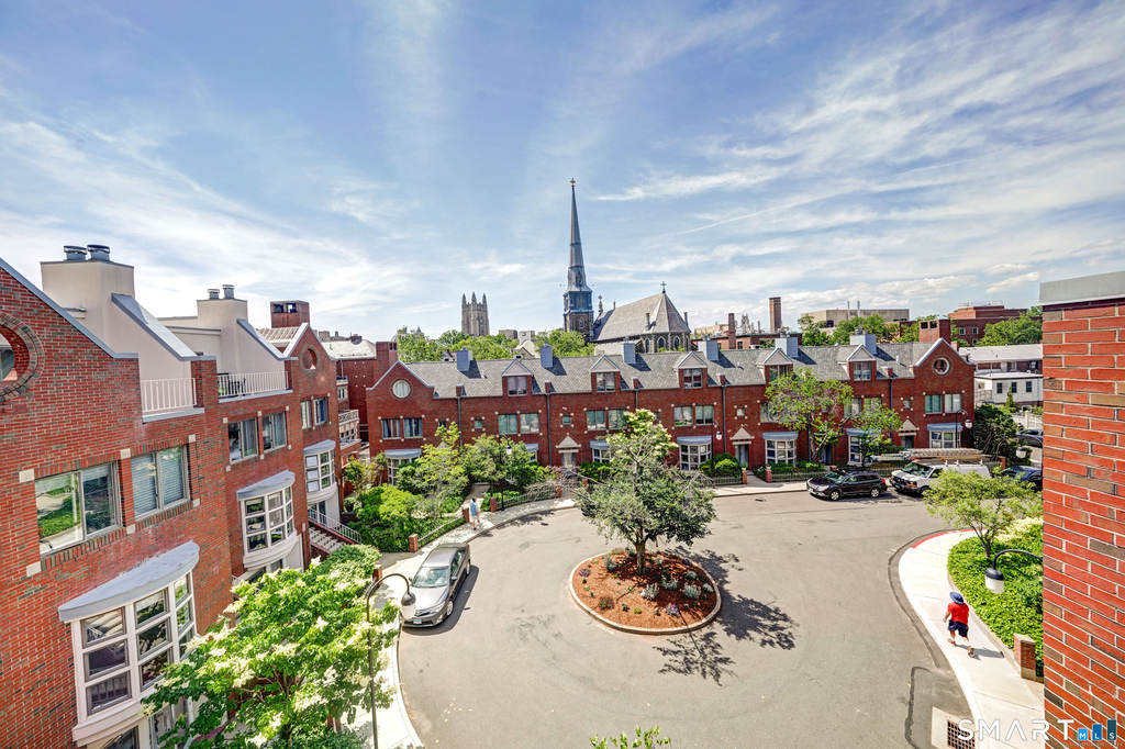 39 Temple Court - Photo 0
