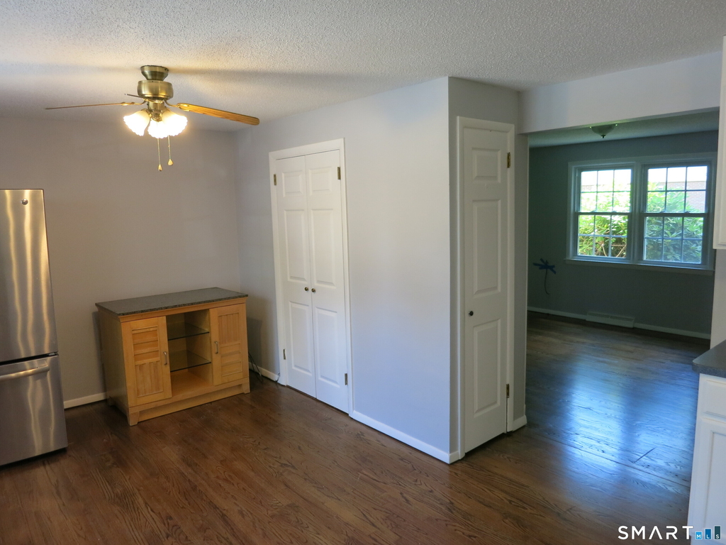 6 Carolina Drive - Photo 3