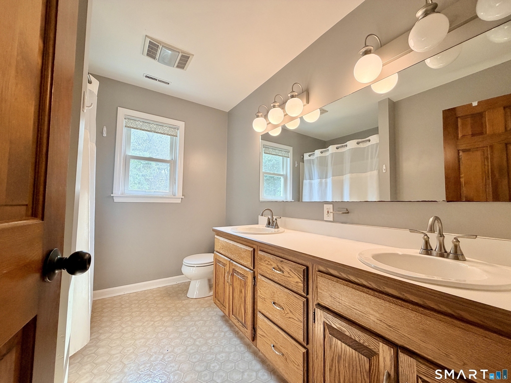 22 Hyde Park Drive - Photo 34