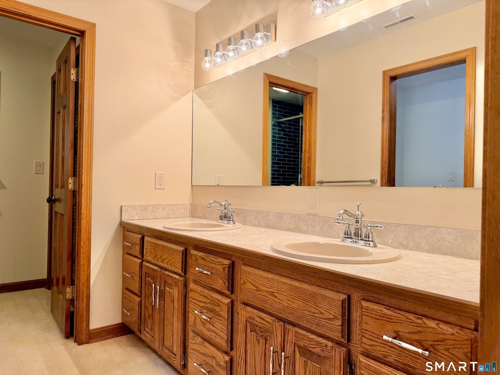 22 Hyde Park Drive - Photo 26