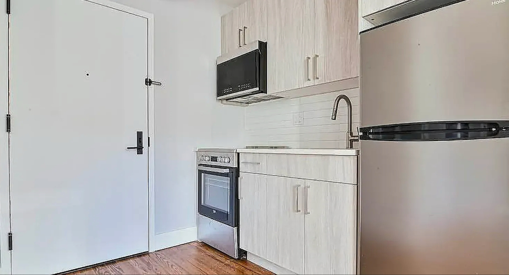 195 Underhill Avenue - Photo 1