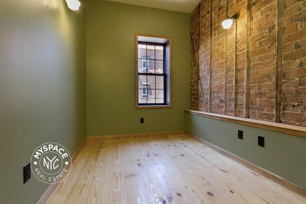 212 Starr Street - Photo 4
