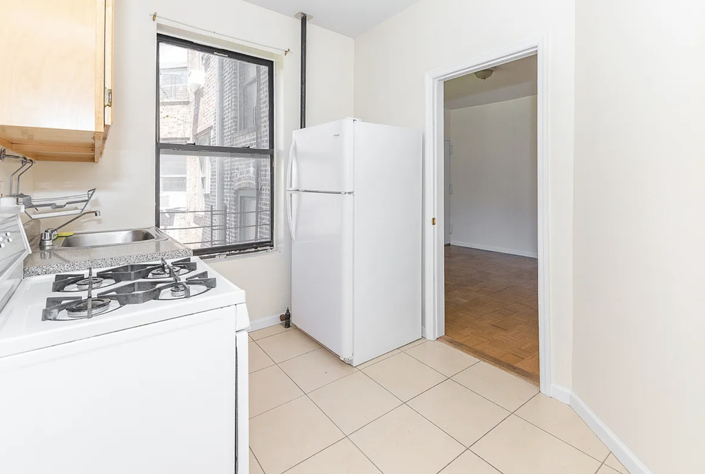 244 Roebling Street - Photo 1