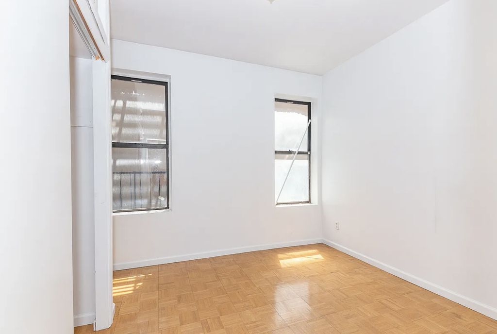 244 Roebling Street - Photo 2