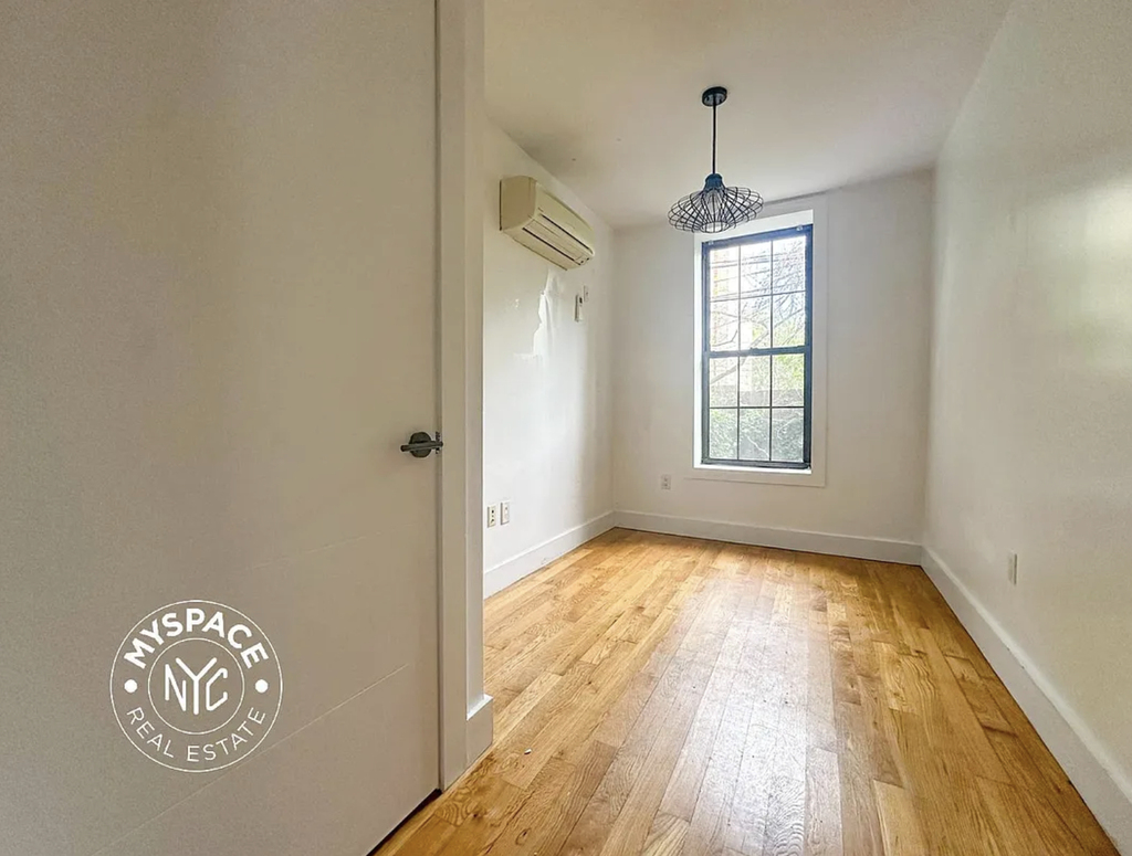 336 Chauncey Street - Photo 3