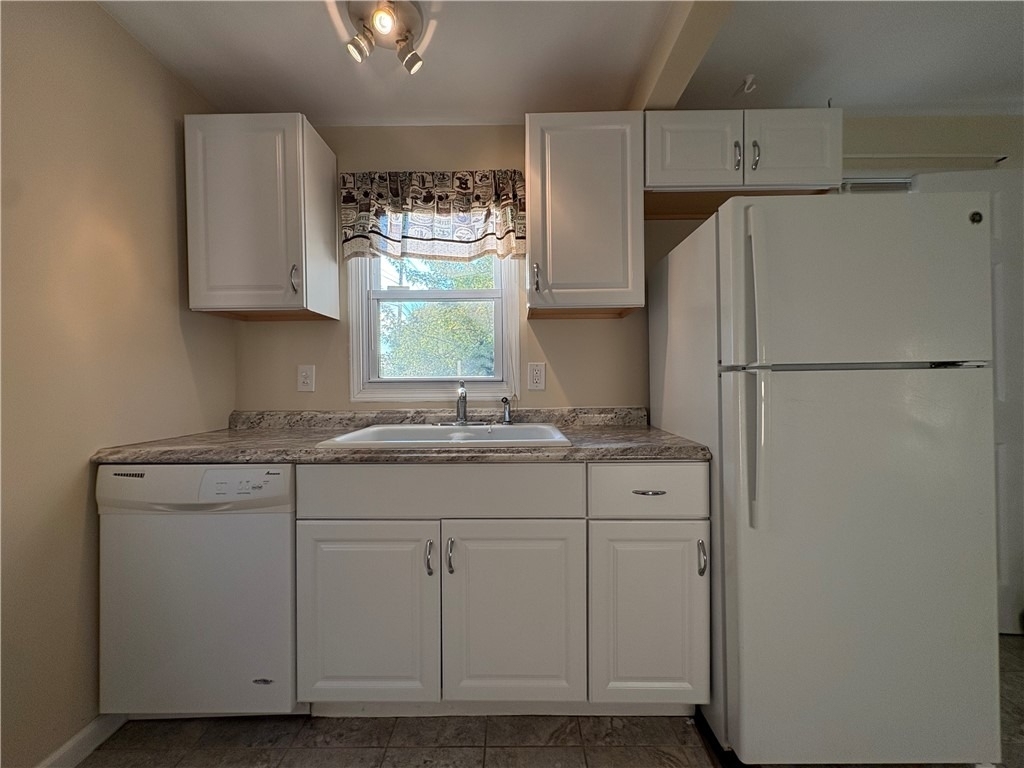 314 Fort Couch Rd - Photo 2