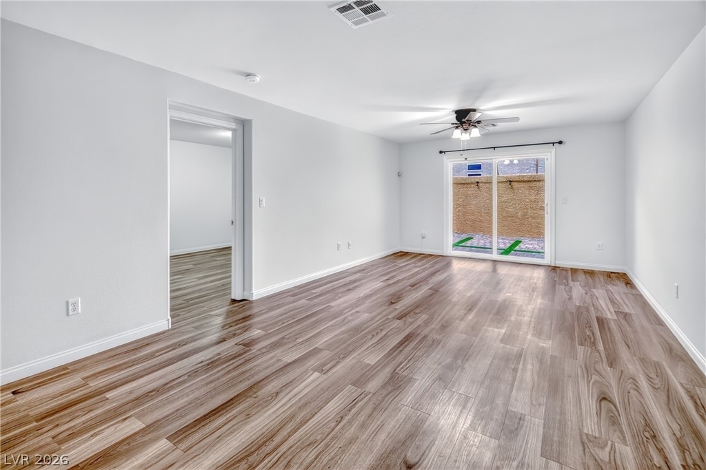 5226 Tartan Hill Avenue - Photo 10