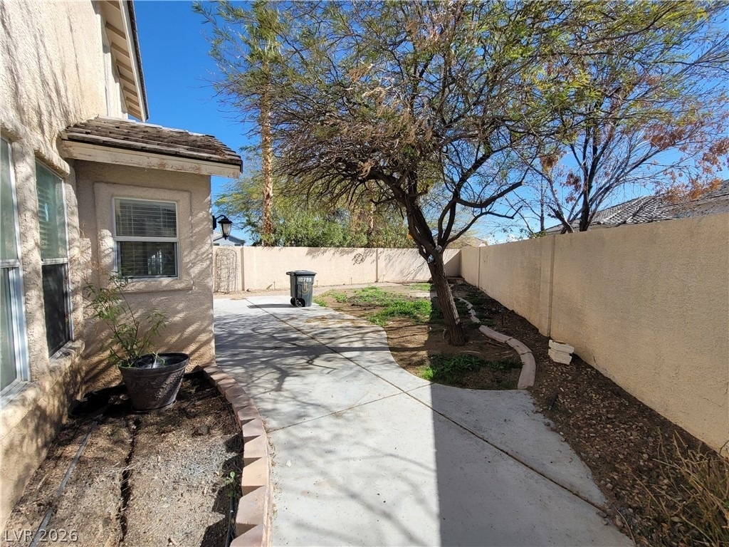 10799 Flame Vine Court - Photo 9