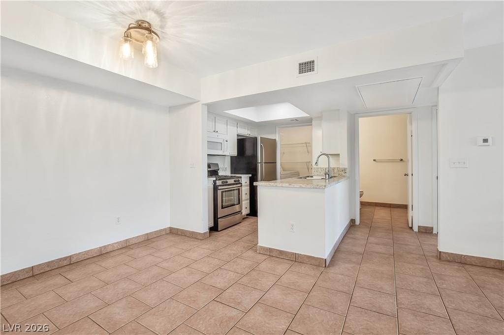 1908 Desert Falls Court - Photo 4