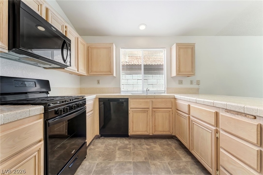 9725 Horizon Hills Drive - Photo 11