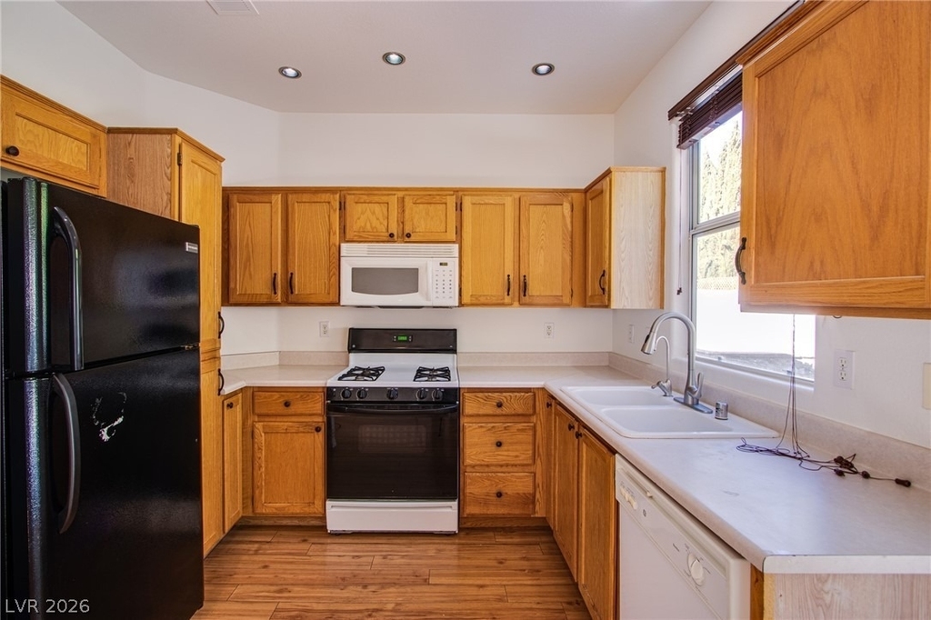 8836 Iron Hitch Avenue - Photo 6