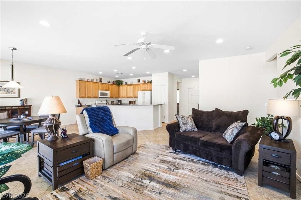2635 Solera Moon Drive - Photo 3