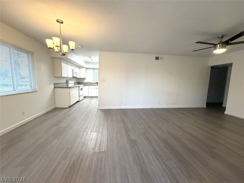 1908 Rexford Drive - Photo 2