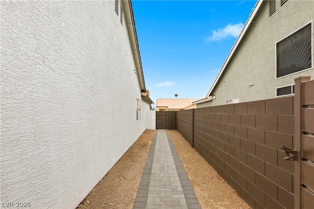 4818 Carefree Drive - Photo 32