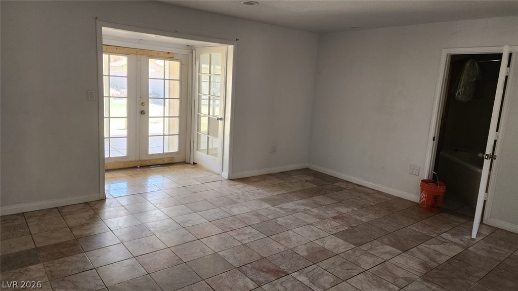 4897 Sawyer Avenue - Photo 8