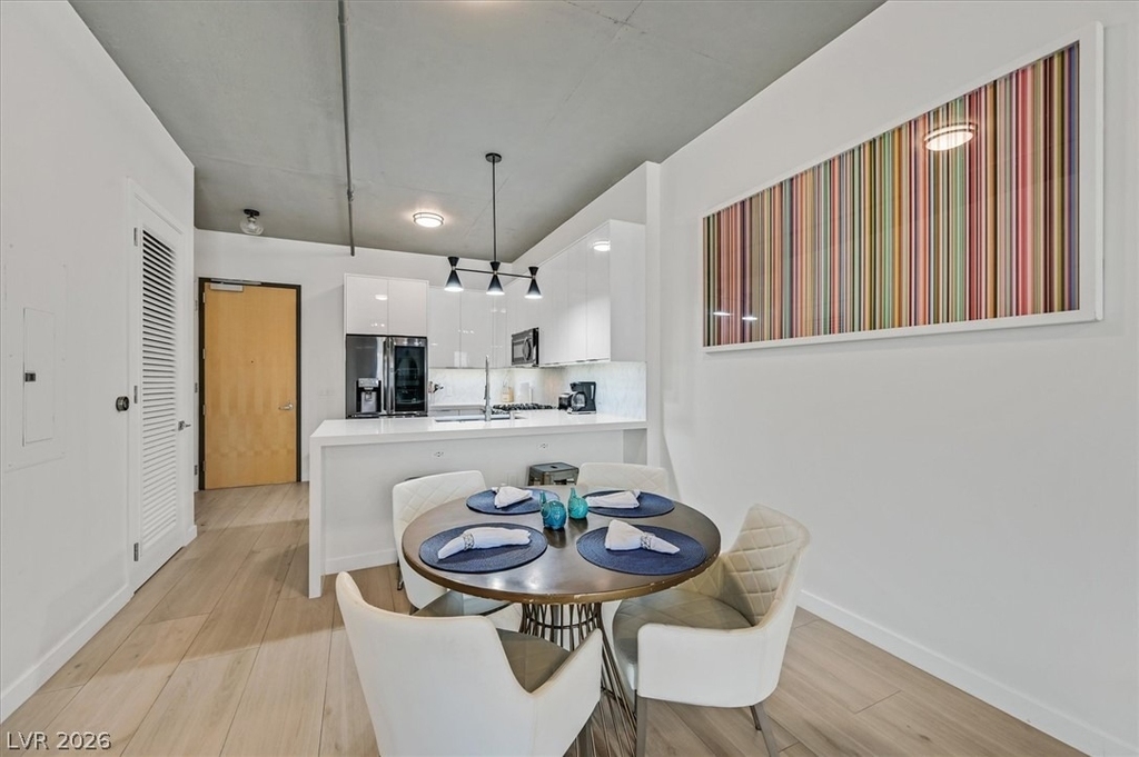 353 E Bonneville Avenue - Photo 10