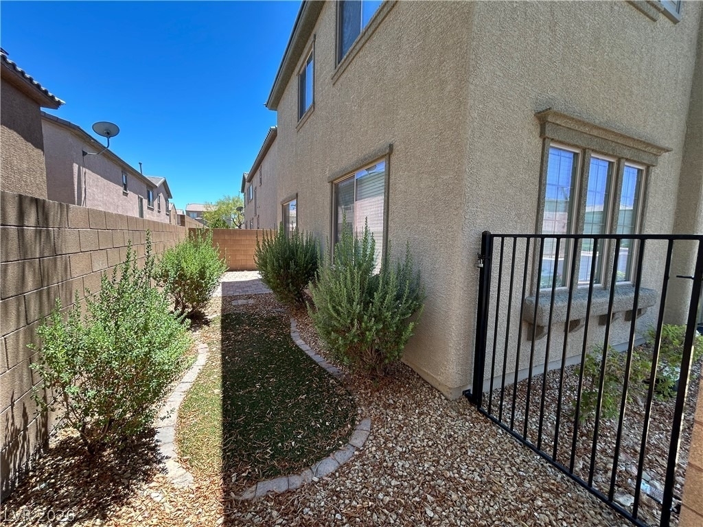 8961 Appellation Avenue - Photo 16