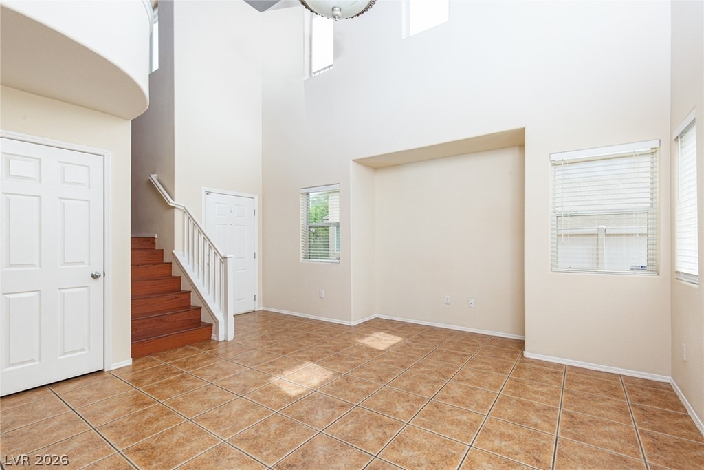 9933 Carrizo Springs Avenue - Photo 3