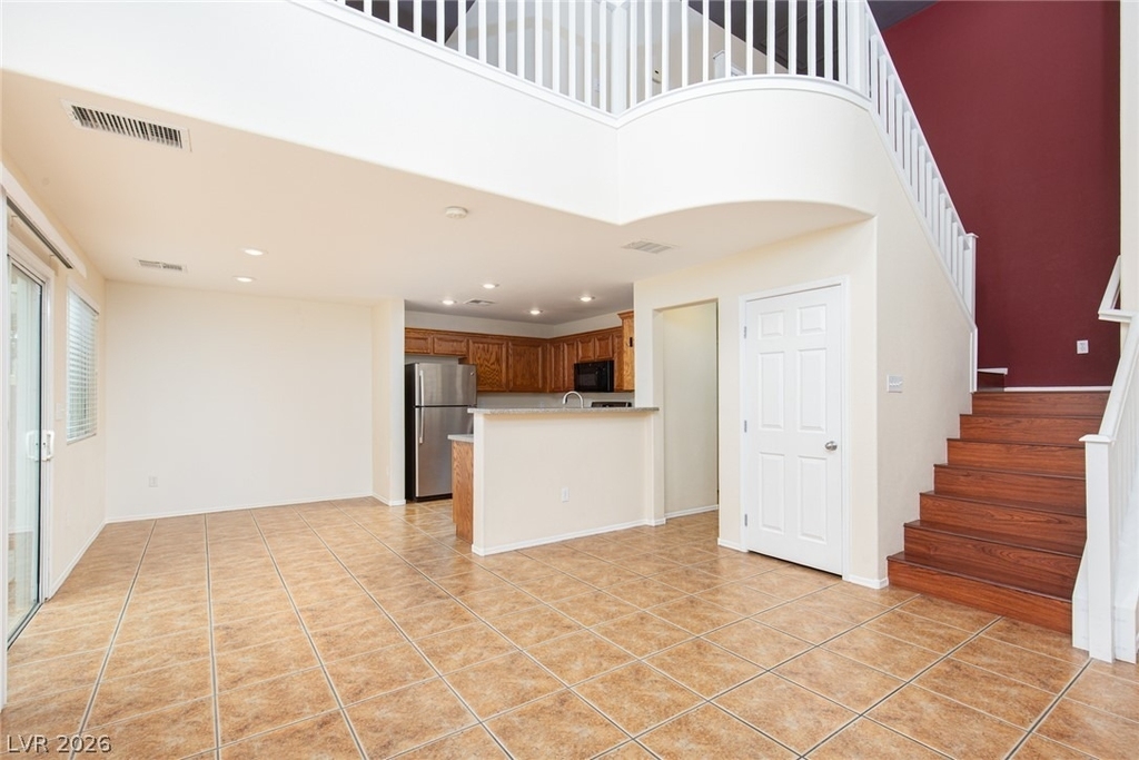 9933 Carrizo Springs Avenue - Photo 2