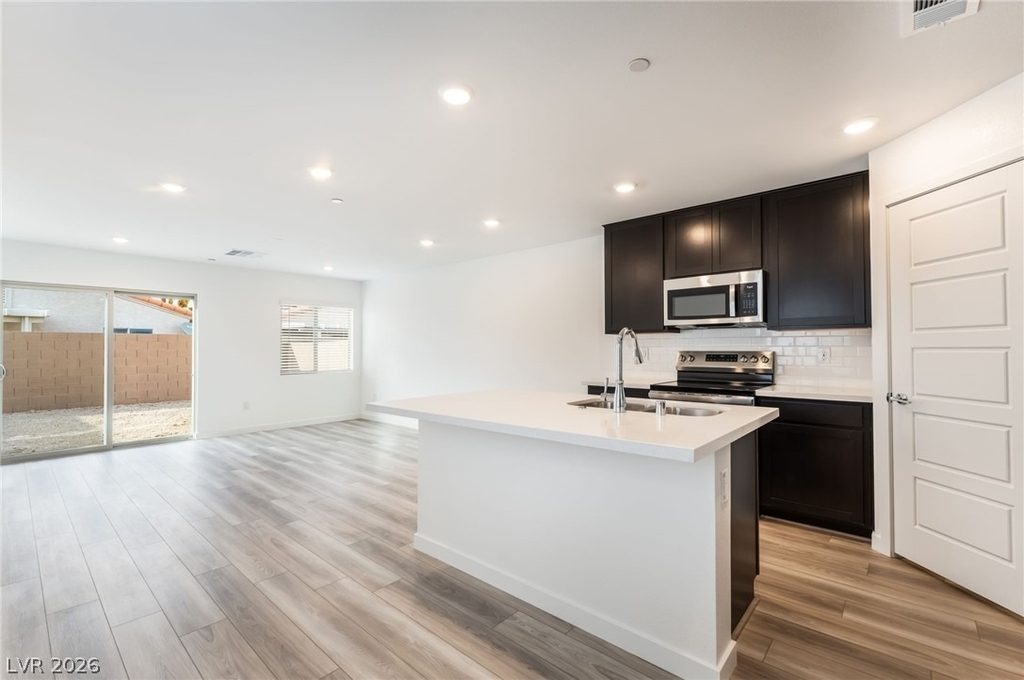 2112 Abraham Avenue - Photo 2