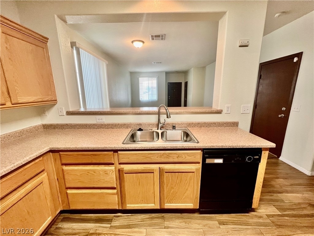 1324 Sun Village Avenue - Photo 10