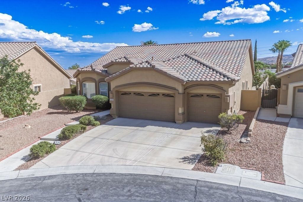 11209 Dell Cliffs Court - Photo 0