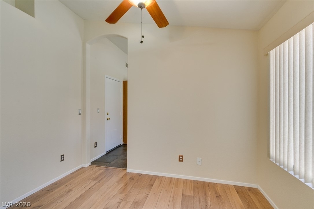 8168 W Gilmore Avenue - Photo 13