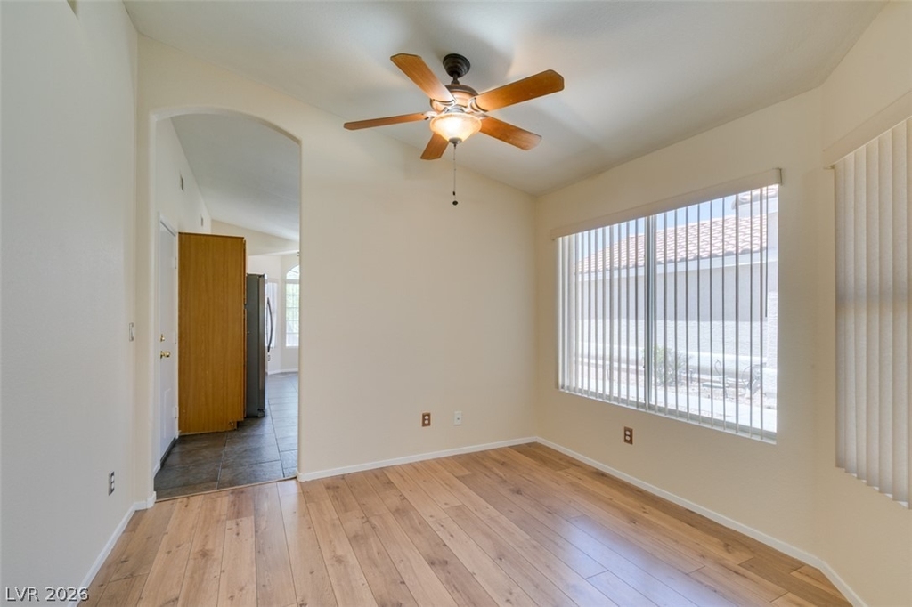 8168 W Gilmore Avenue - Photo 10