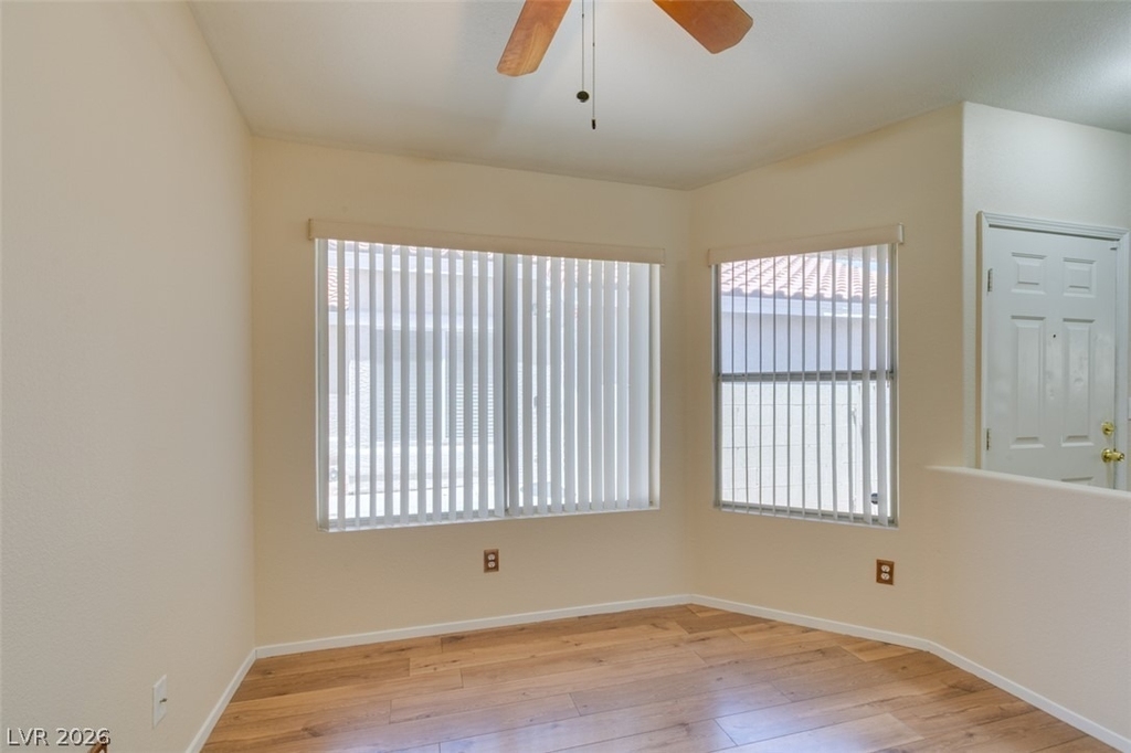 8168 W Gilmore Avenue - Photo 11