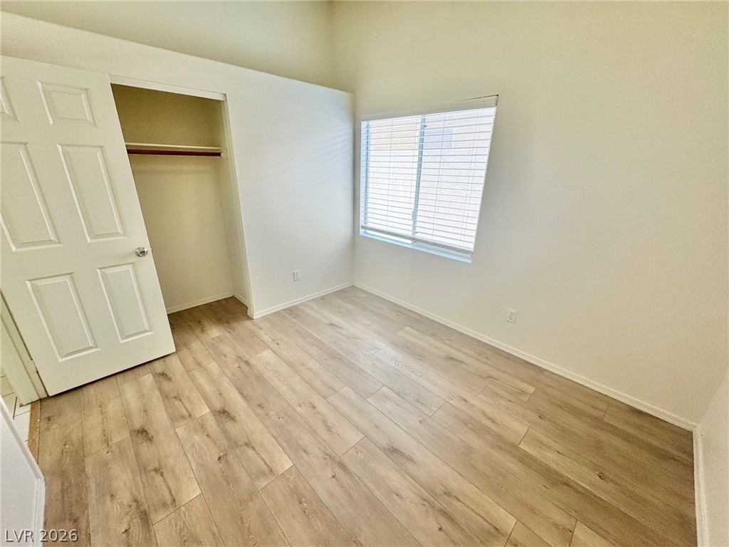 8133 W Rochelle Avenue - Photo 10
