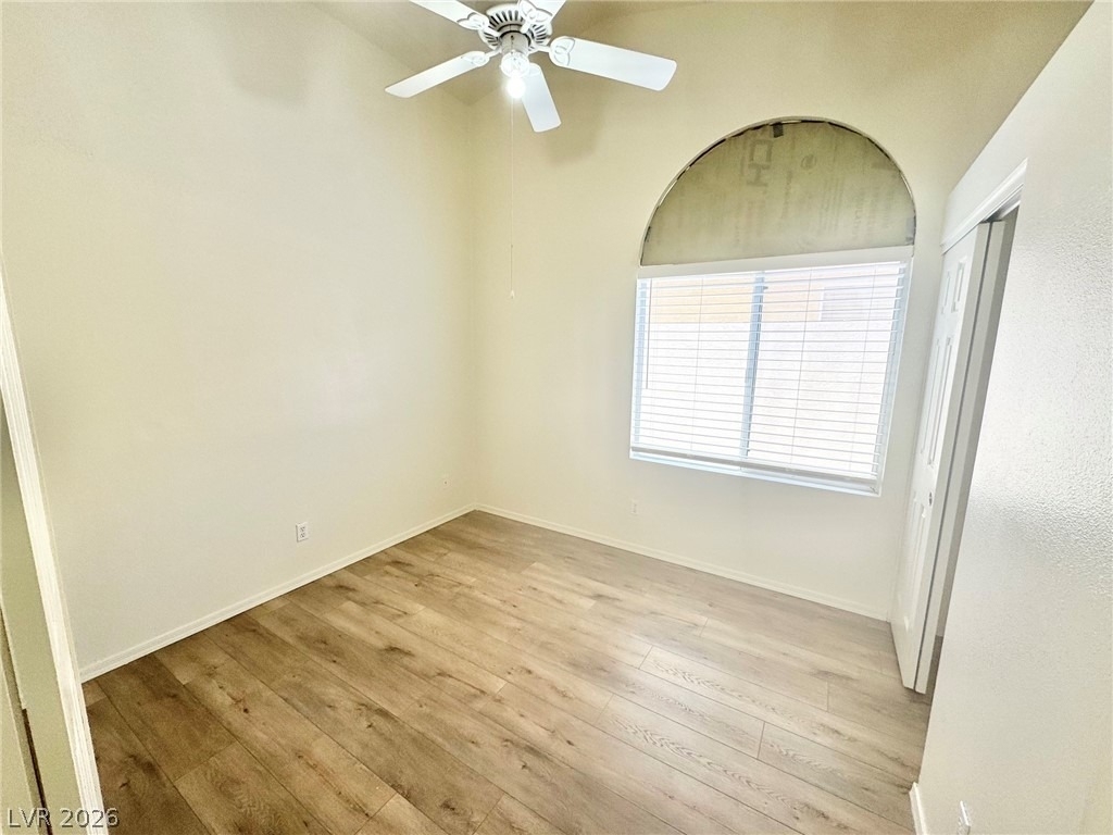 8133 W Rochelle Avenue - Photo 7