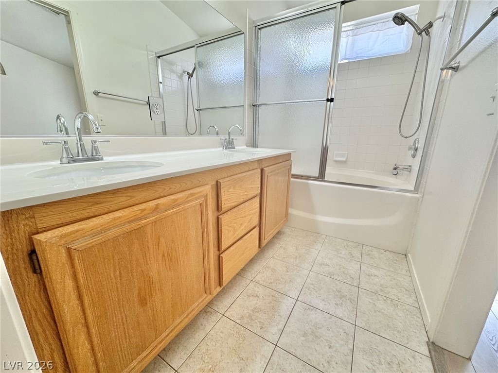 8133 W Rochelle Avenue - Photo 9
