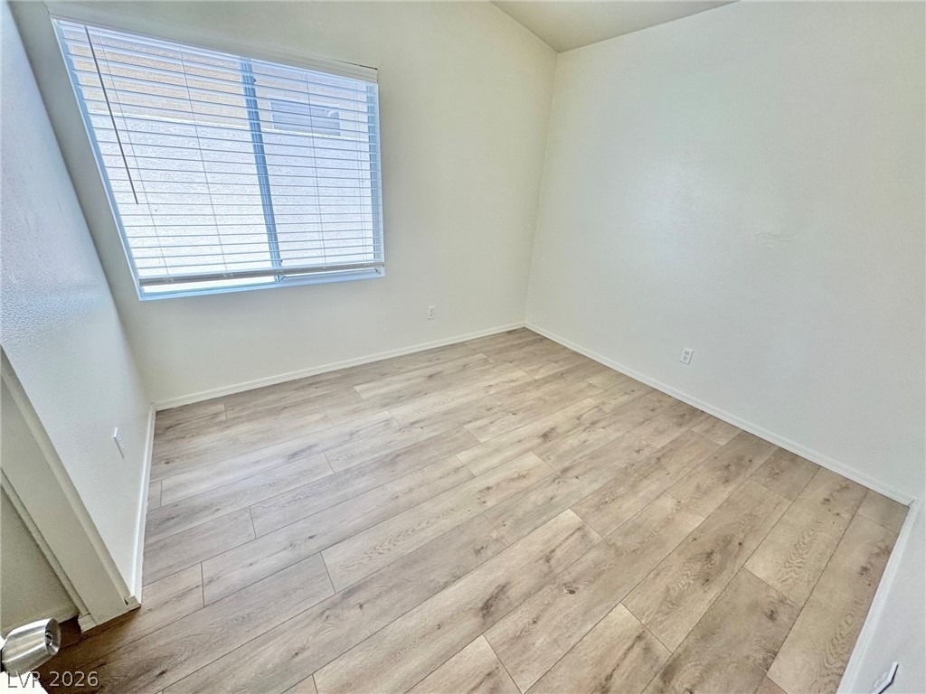 8133 W Rochelle Avenue - Photo 13