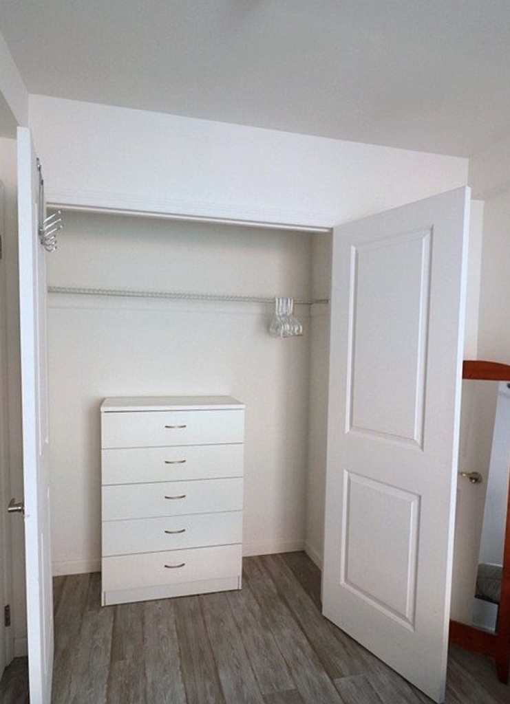 521 West 48th Street - Photo 4