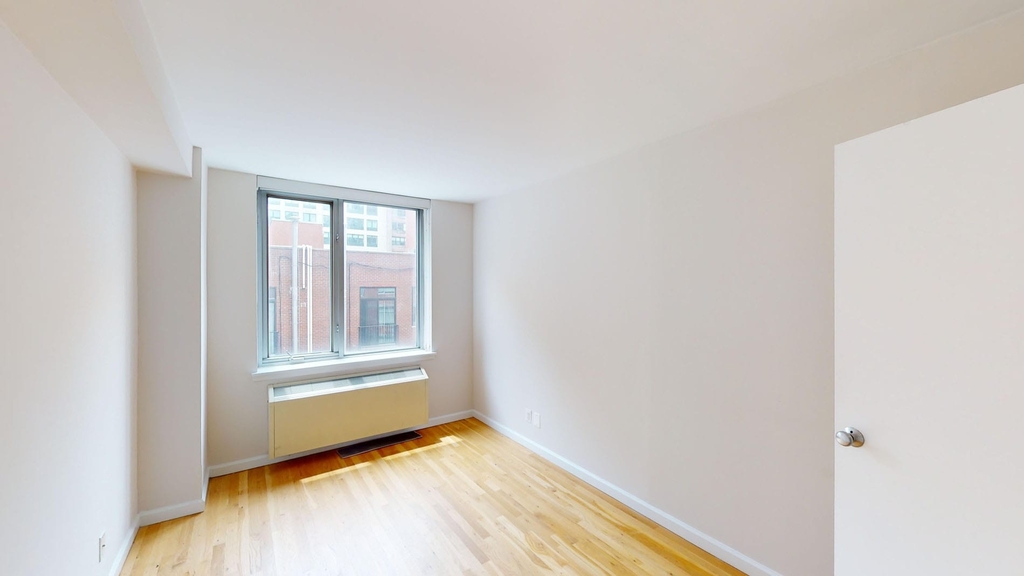 120 W. 21st - Photo 3