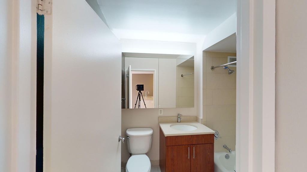 120 W. 21st - Photo 4