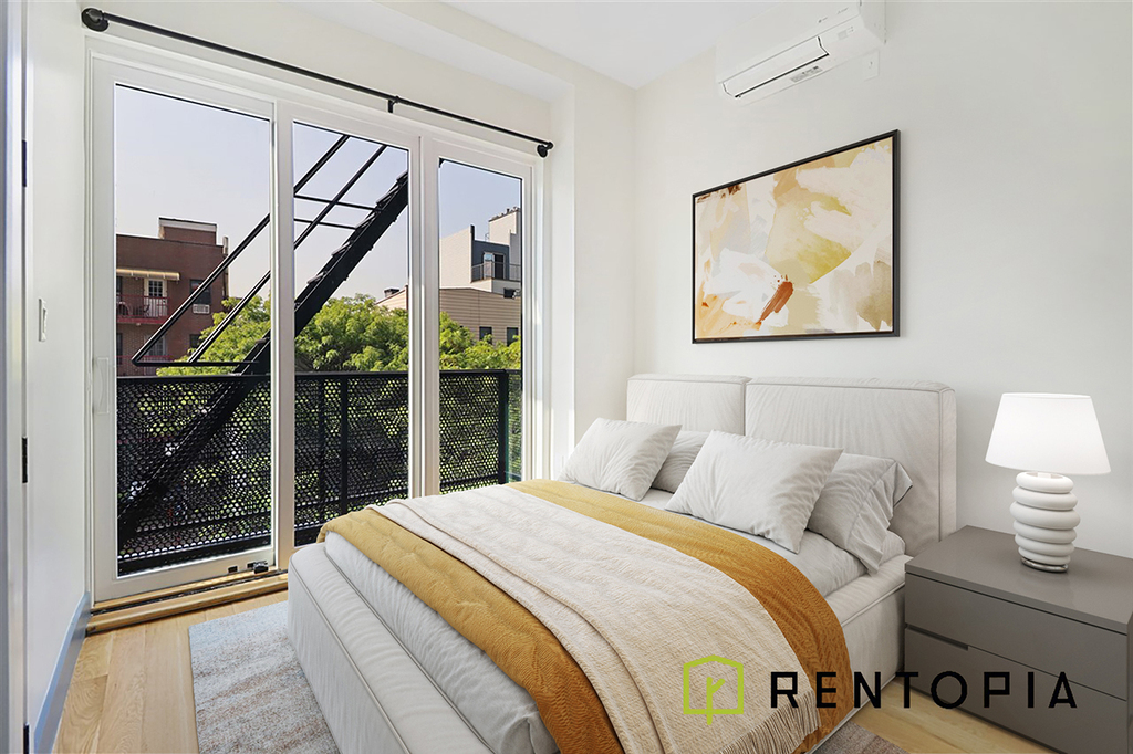 209 Montrose Avenue - Photo 2