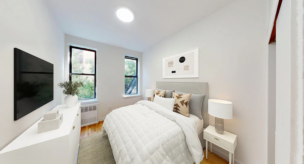 East 65th Street - Photo 3