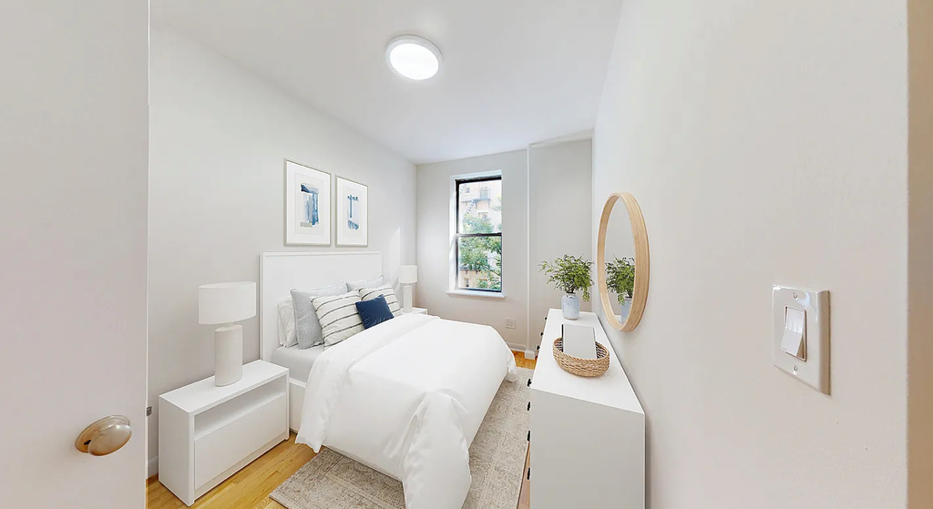 East 65th Street - Photo 4