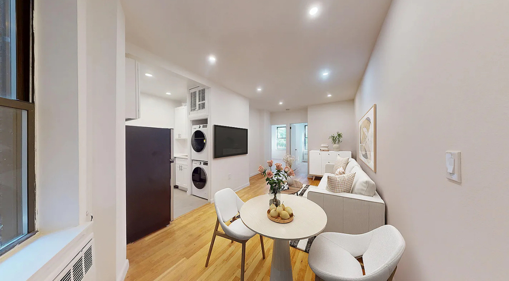 East 65th Street - Photo 1