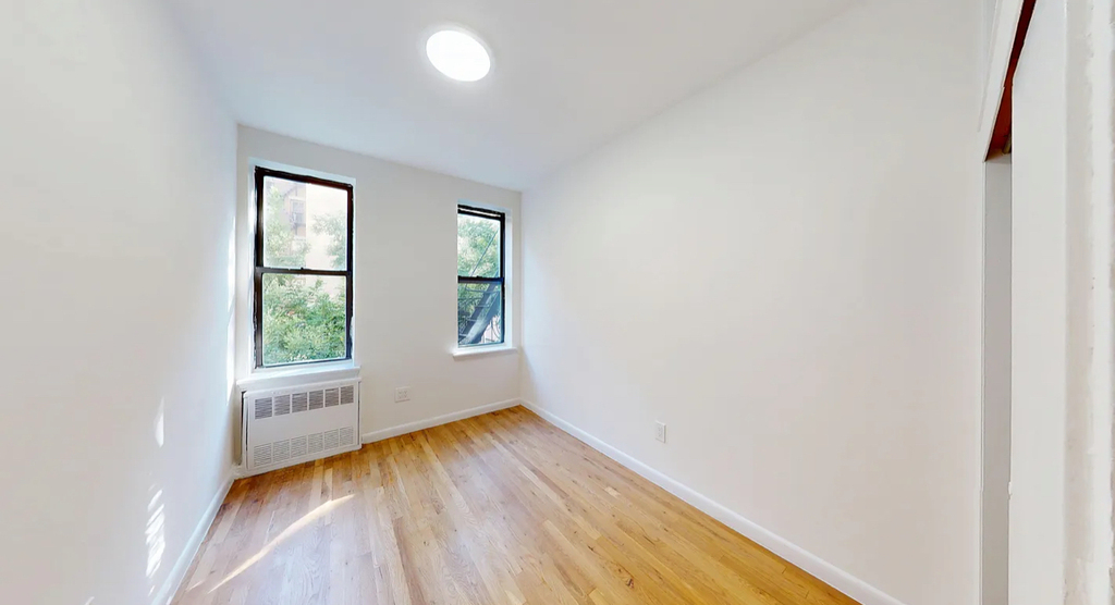 East 65th Street - Photo 7